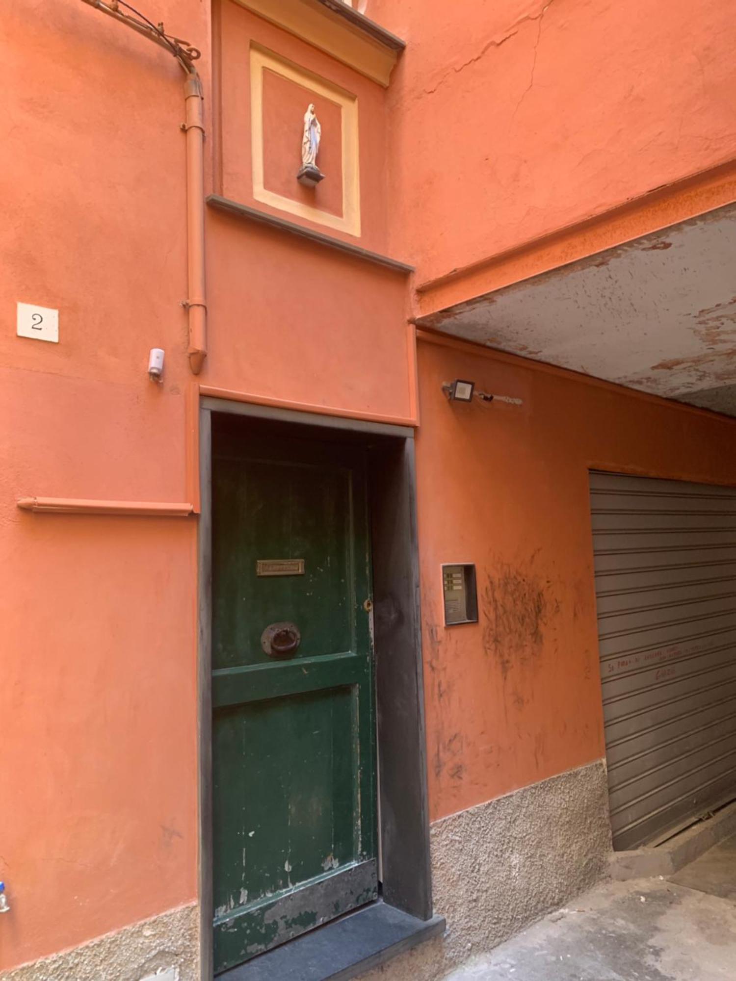 The First Colombo Brignole XX Settembre Apartment Genoa Bagian luar foto