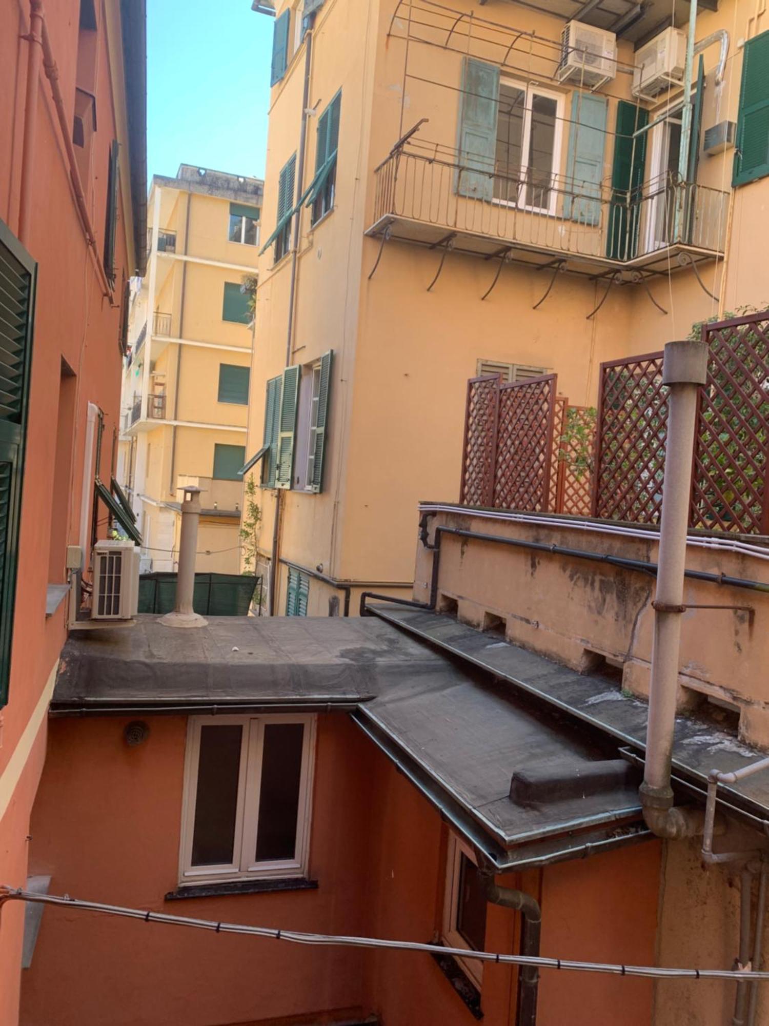 The First Colombo Brignole XX Settembre Apartment Genoa Bagian luar foto
