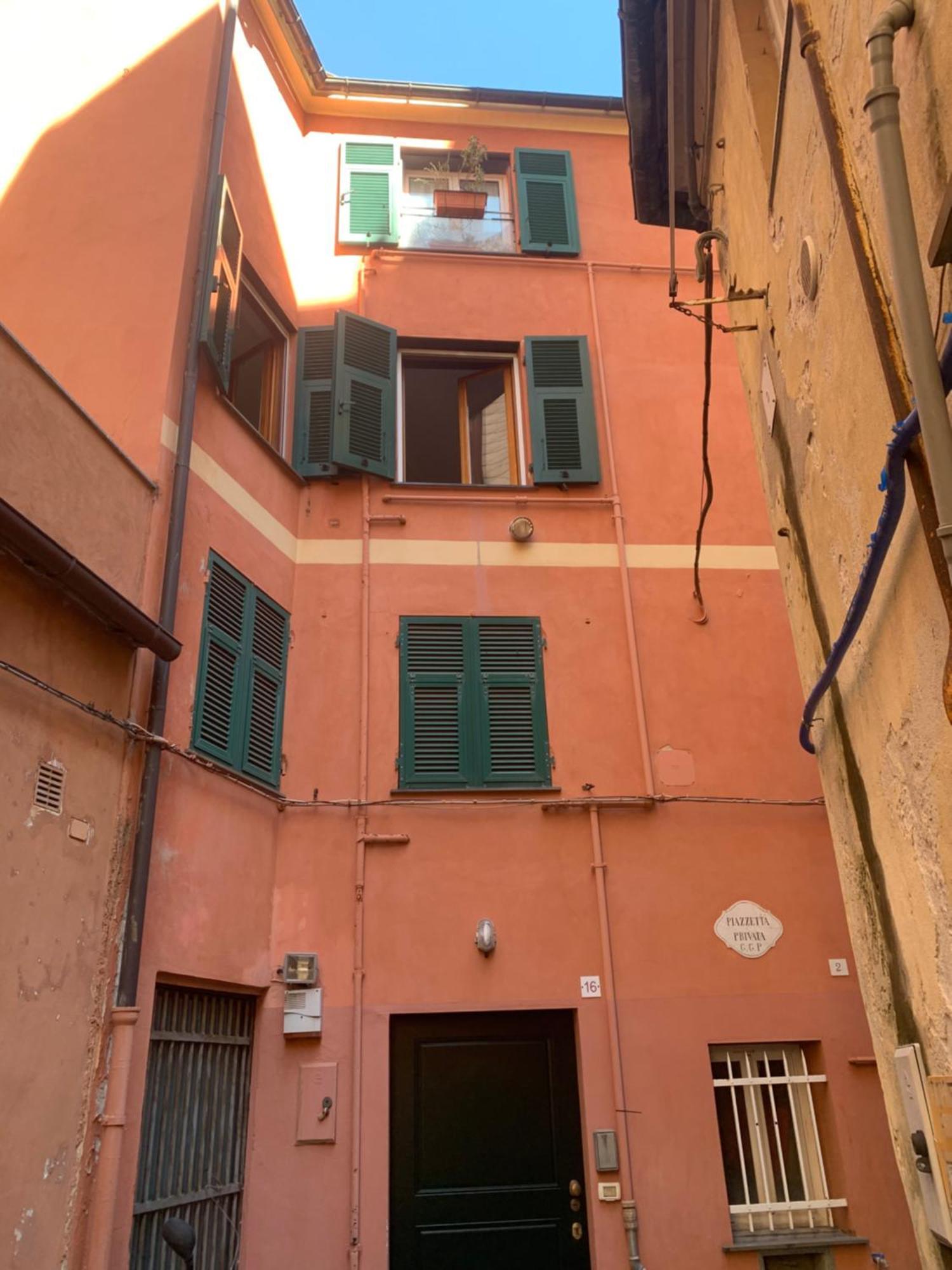 The First Colombo Brignole XX Settembre Apartment Genoa Bagian luar foto