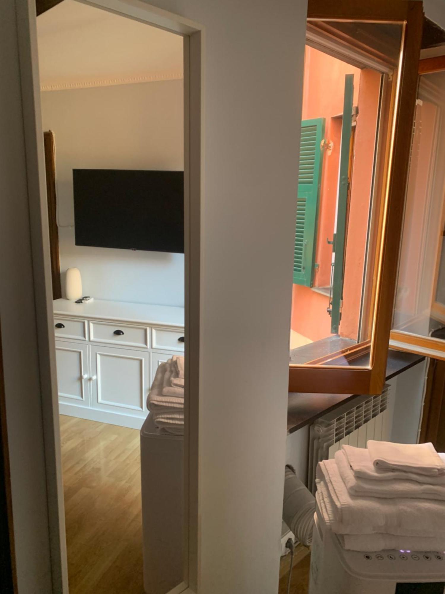 The First Colombo Brignole XX Settembre Apartment Genoa Bagian luar foto
