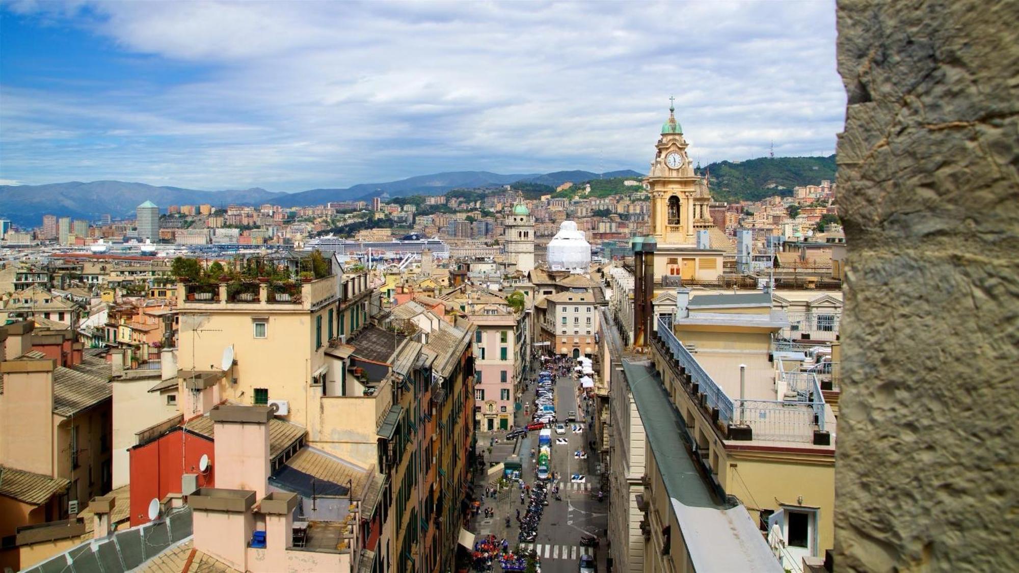 The First Colombo Brignole XX Settembre Apartment Genoa Bagian luar foto